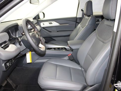 New 2026 Ford Explorer Active RWD image 21