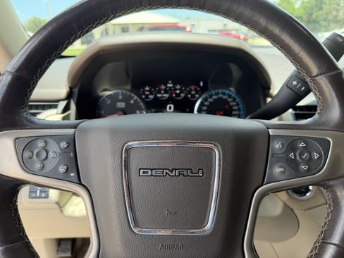 Used 2020 GMC Yukon XL Denali w/ Open Road Package AWD/4WD image 32