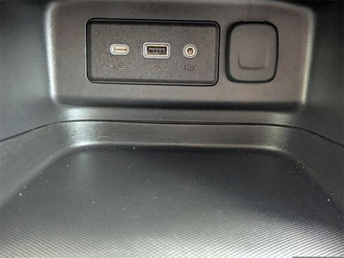 Certified 2023 Chevrolet Equinox LS w/ Driver Confidence II Package image 18