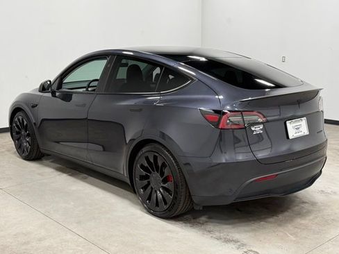 Used 2024 Tesla Model Y Performance AWD/4WD image 9
