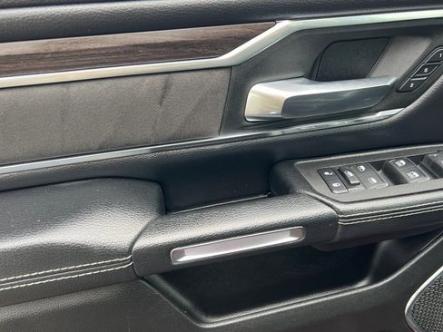 Used 2025 RAM 1500 Laramie image 10