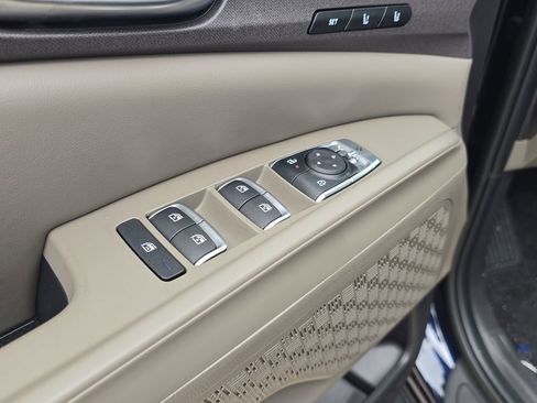 New 2026 Kia Carnival EX FWD image 21