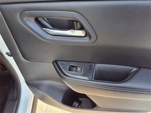 Certified 2024 Nissan Rogue SV image 24