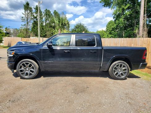 Used 2019 RAM 1500 Laramie AWD/4WD image 8