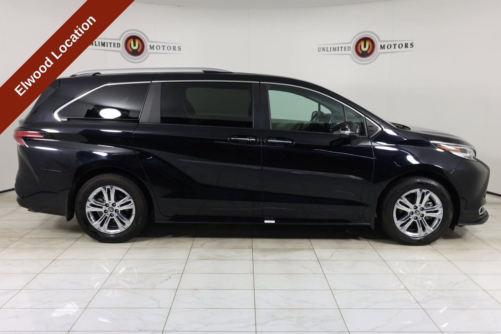 Used 2023 Toyota Sienna Platinum w/ Protection Package (TMS) AWD/4WD image 2