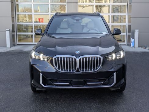 Used 2025 BMW X5 sDrive40i w/ Premium Package image 9