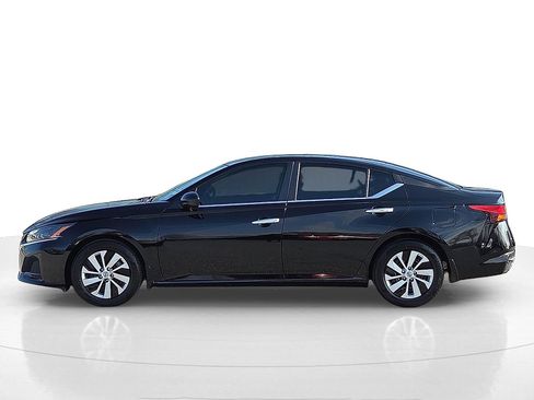 Used 2024 Nissan Altima 2.5 S image 3