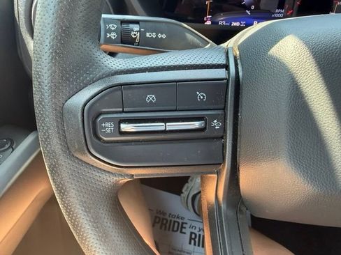 Used 2023 Chevrolet Colorado Trail Boss AWD/4WD image 18