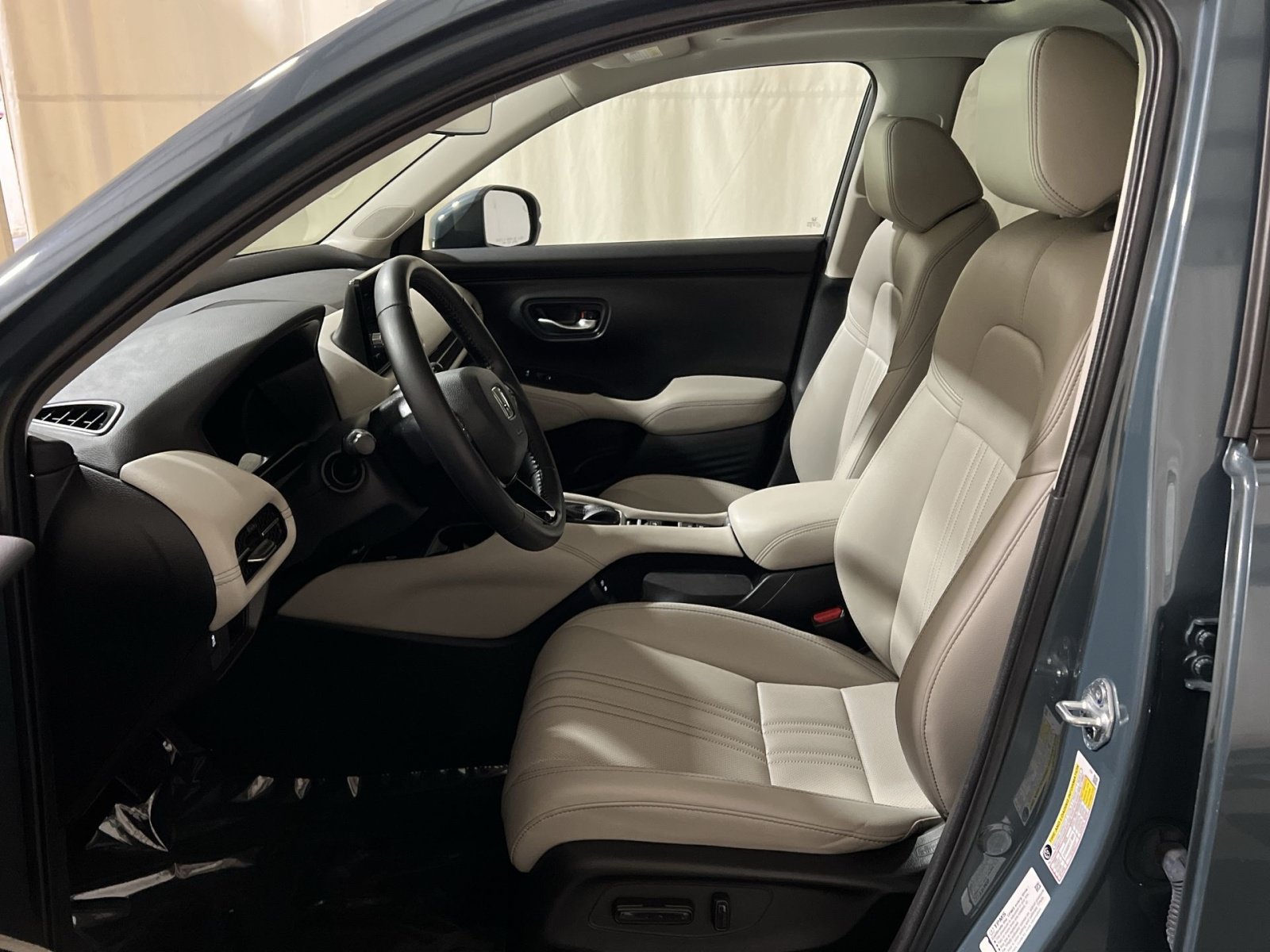 Used 2025 Honda HR-V EX-L image 18