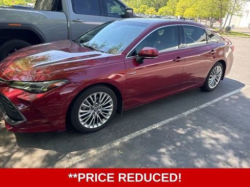 Used 2019 Toyota Avalon Limited w/ Advanced Safety Package image 2