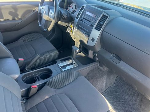 Used 2012 Nissan Frontier SV w/ Sport Appearance Pkg image 12