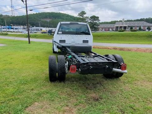 New 2025 Ford F550 4x4 Crew Cab Super Duty image 2