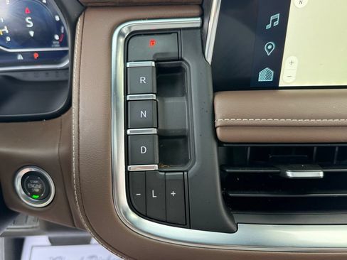 Used 2023 Chevrolet Tahoe High Country w/ Premium Package 2 RWD image 31