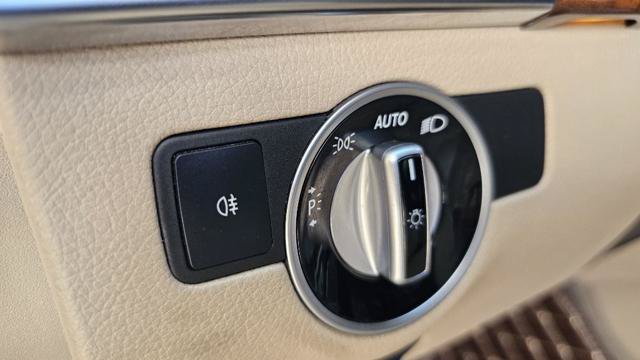 Used 2014 Mercedes-Benz GL 550 4MATIC w/ Driver Assistance Package image 18