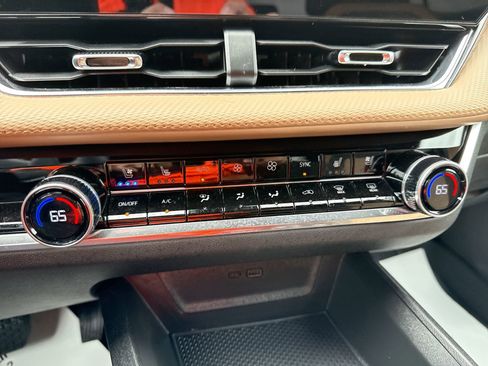 Used 2025 Chevrolet Equinox ACTIV w/ Safety and Technology Package image 17