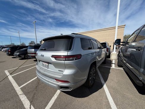 Used 2022 Jeep Grand Cherokee L Overland image 7