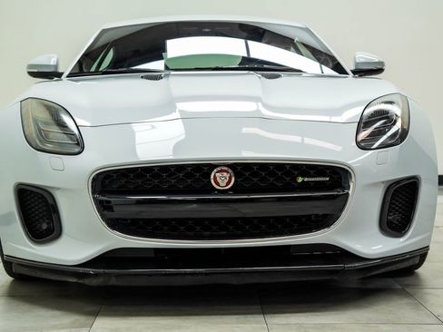 Used 2018 Jaguar F-TYPE R-Dynamic RWD image 6