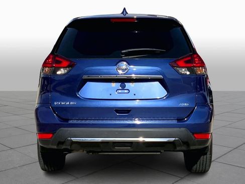 Used 2019 Nissan Rogue S image 4