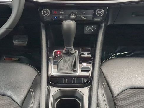 Used 2024 Jeep Compass Latitude w/ Altitude Special Edition image 18