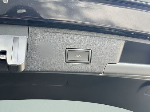 New 2026 Volkswagen Atlas Cross Sport SEL image 25