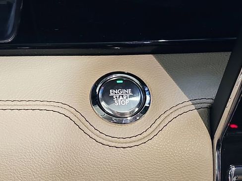 Used 2024 Lincoln Navigator L Reserve w/ Monochromatic Package image 17