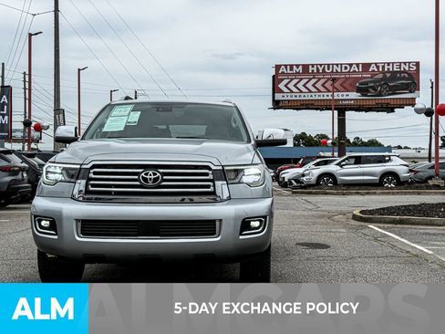 Used 2021 Toyota Sequoia Platinum RWD image 3