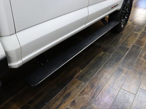 Used 2024 Ford F250 Platinum image 38