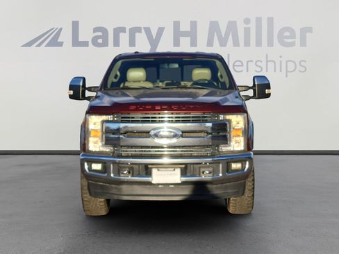 Used 2017 Ford F250 Lariat w/ Chrome Package image 9