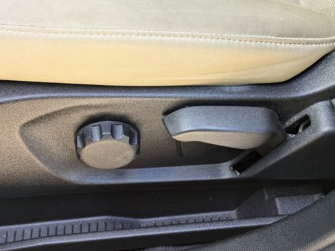 Used 2024 Ford Edge SE image 23