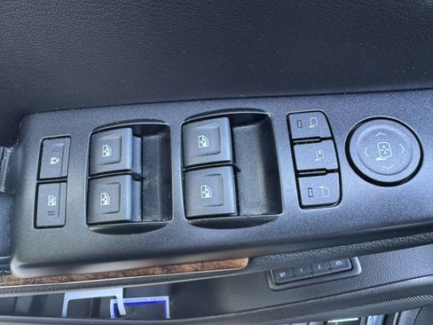 Used 2019 Chevrolet Suburban Premier AWD/4WD image 5