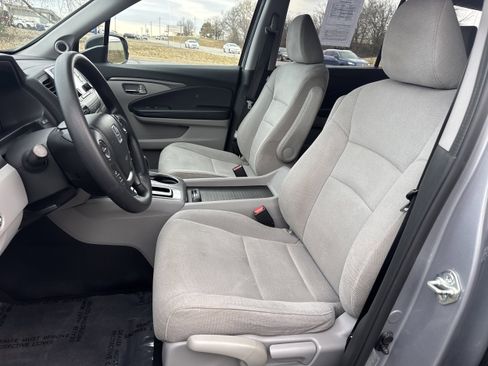 Used 2017 Honda Pilot LX image 4