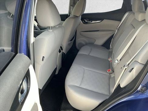 Used 2022 Nissan Rogue Sport SV FWD image 17