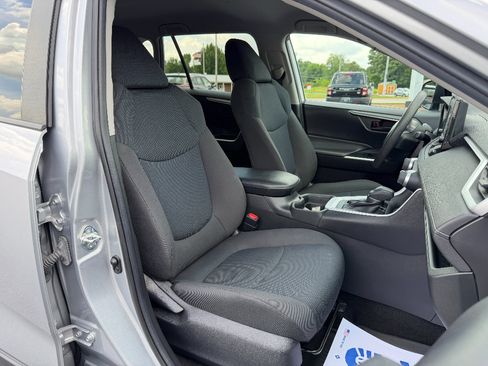 Used 2020 Toyota RAV4 LE w/ All Weather Liner Package AWD/4WD image 16