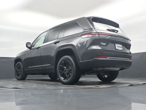 New 2026 Jeep Grand Cherokee Altitude image 42