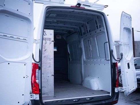 Used 2023 Mercedes-Benz Sprinter 2500 w/ Parking Package image 7