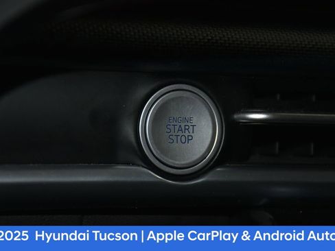 Used 2025 Hyundai Tucson SE AWD/4WD image 14