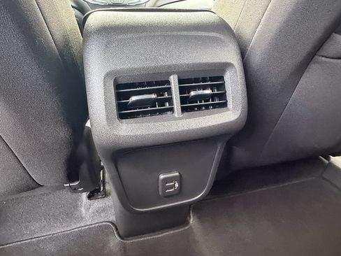 Used 2023 Chevrolet Equinox LT FWD image 12