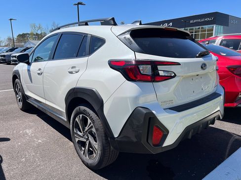 Used 2024 Subaru Crosstrek 2.0i Premium image 2
