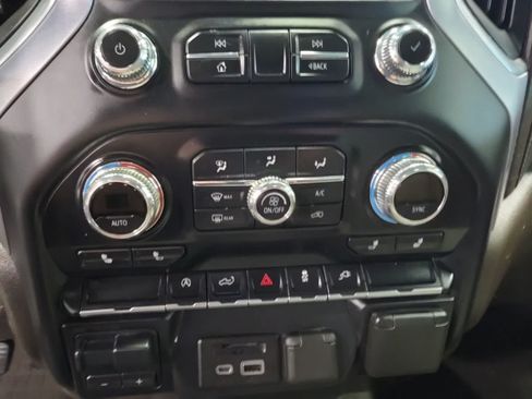Used 2019 GMC Sierra 1500 SLE w/ SLE Value Package AWD/4WD image 24