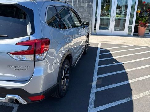 Used 2022 Subaru Forester Touring AWD/4WD image 18