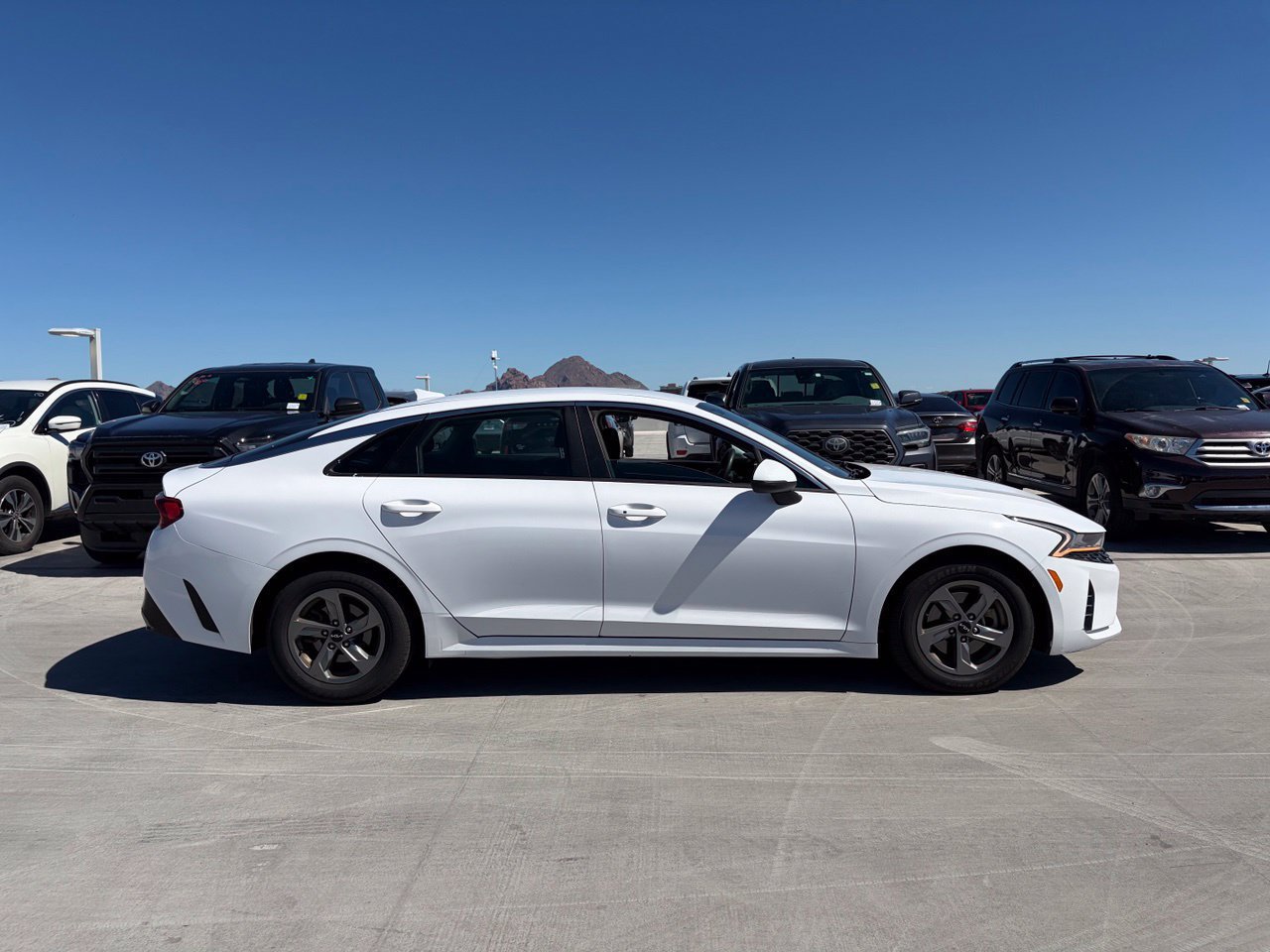 Used 2023 Kia K5 LXS FWD image 3