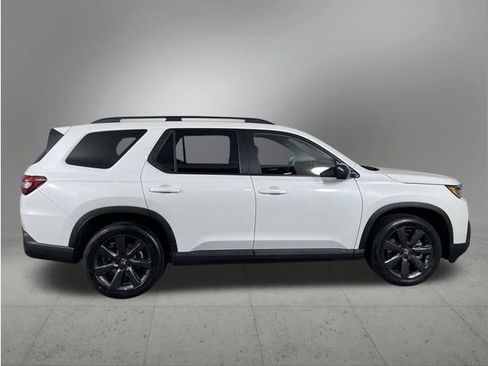 New 2026 Honda Pilot Sport image 6