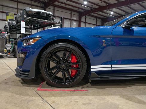 Used 2022 Ford Mustang Shelby GT500 w/ Technology Package image 3