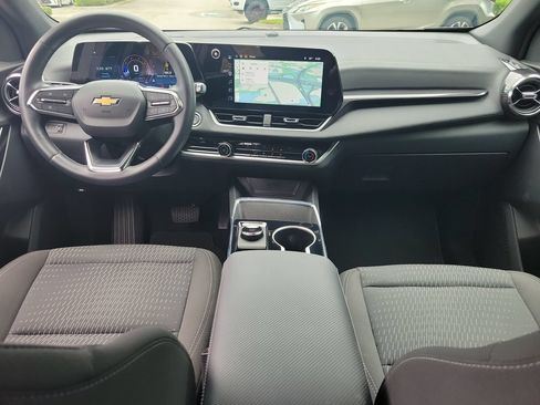 Used 2026 Chevrolet Equinox LT FWD image 11