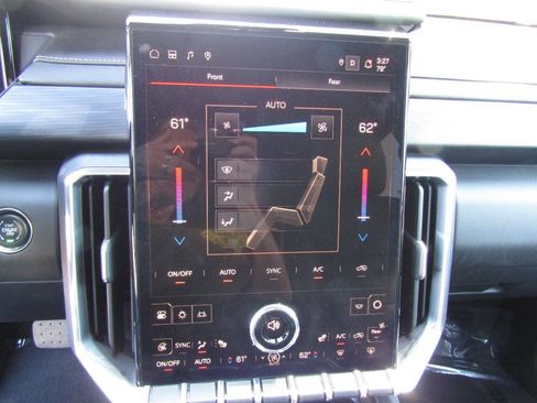 Used 2025 GMC Acadia Elevation w/ Elevation Premium Package AWD/4WD image 15
