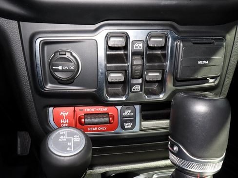 Used 2021 Jeep Wrangler Unlimited Rubicon AWD/4WD image 21