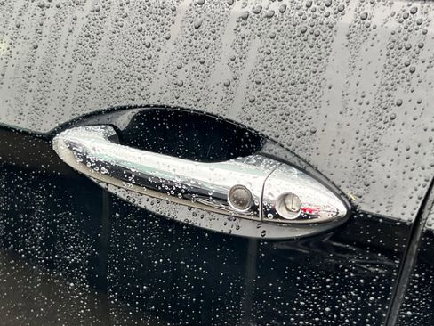 Used 2016 Honda Pilot Elite image 19