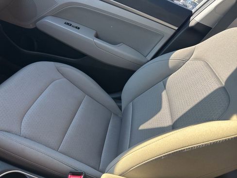 Used 2018 Hyundai Elantra SEL image 6