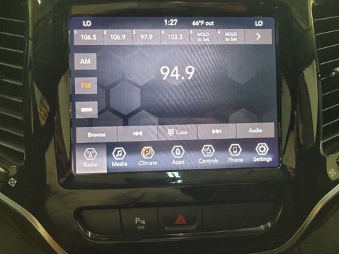 Used 2020 Jeep Cherokee Limited AWD/4WD image 25