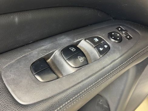 Used 2020 Nissan Pathfinder SL AWD/4WD image 10